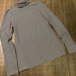 Women’s Turtleneck ✨